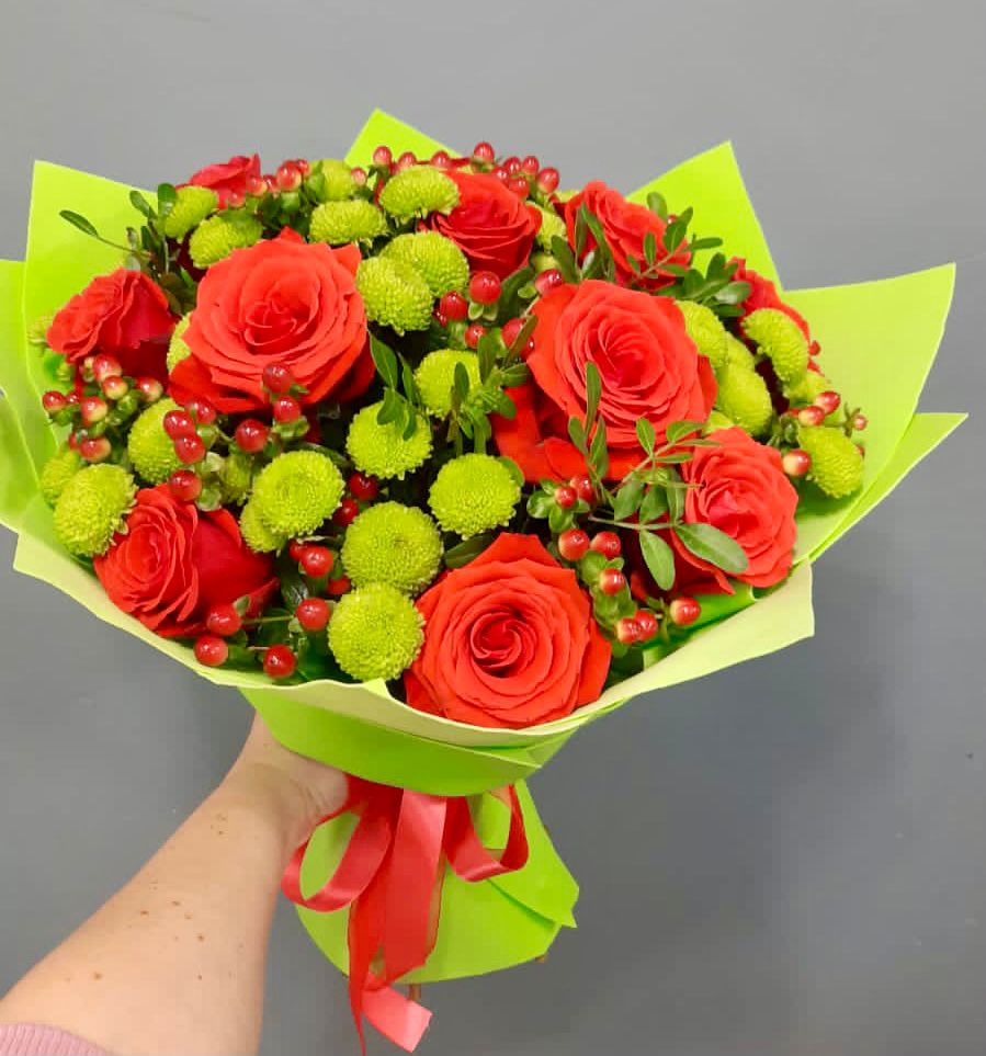 Букет цветов из: Хризантемы и Розы в Галюгаевской