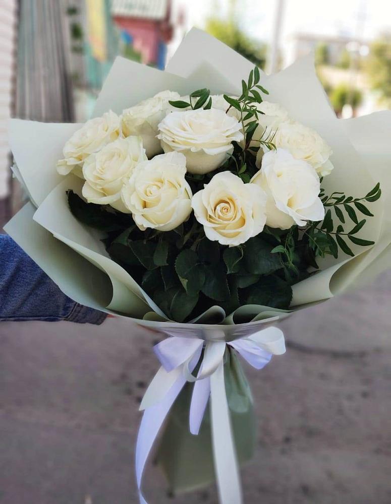 Букет Белые розы Проуд в Галюгаевской