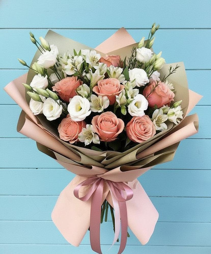 Букет цветов из: Розы, Альстромерии и Лизиантусы в Галюгаевской