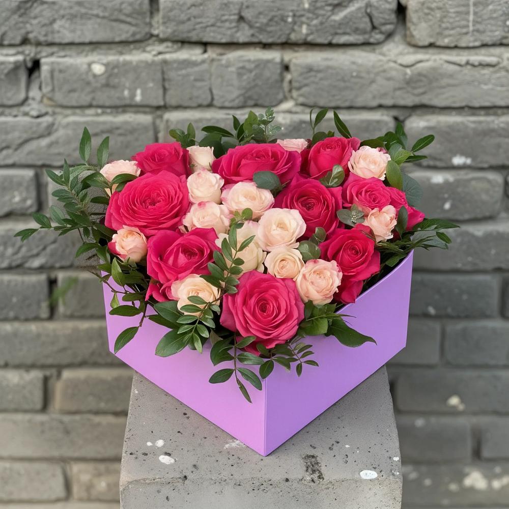 Цветочная композиция из Розы в коробке в Галюгаевской
