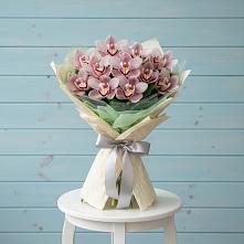 Букет цветов из:  Орхидеи и Розы в Галюгаевской