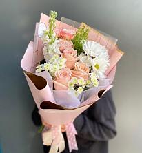 Букет цветов из:  Хризантемы и Розы в Галюгаевской