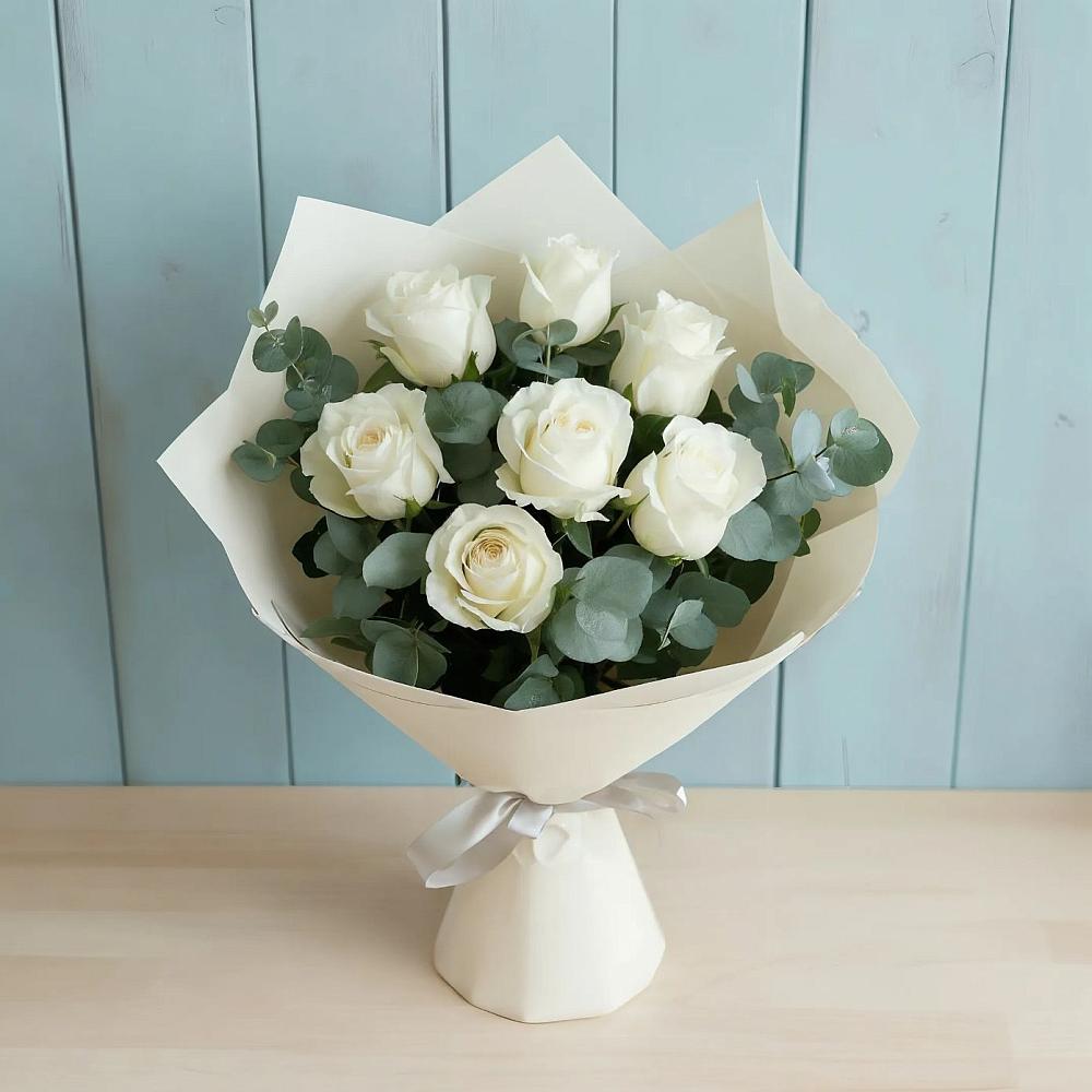 Букет Белые розы в Эвкалипте в Галюгаевской
