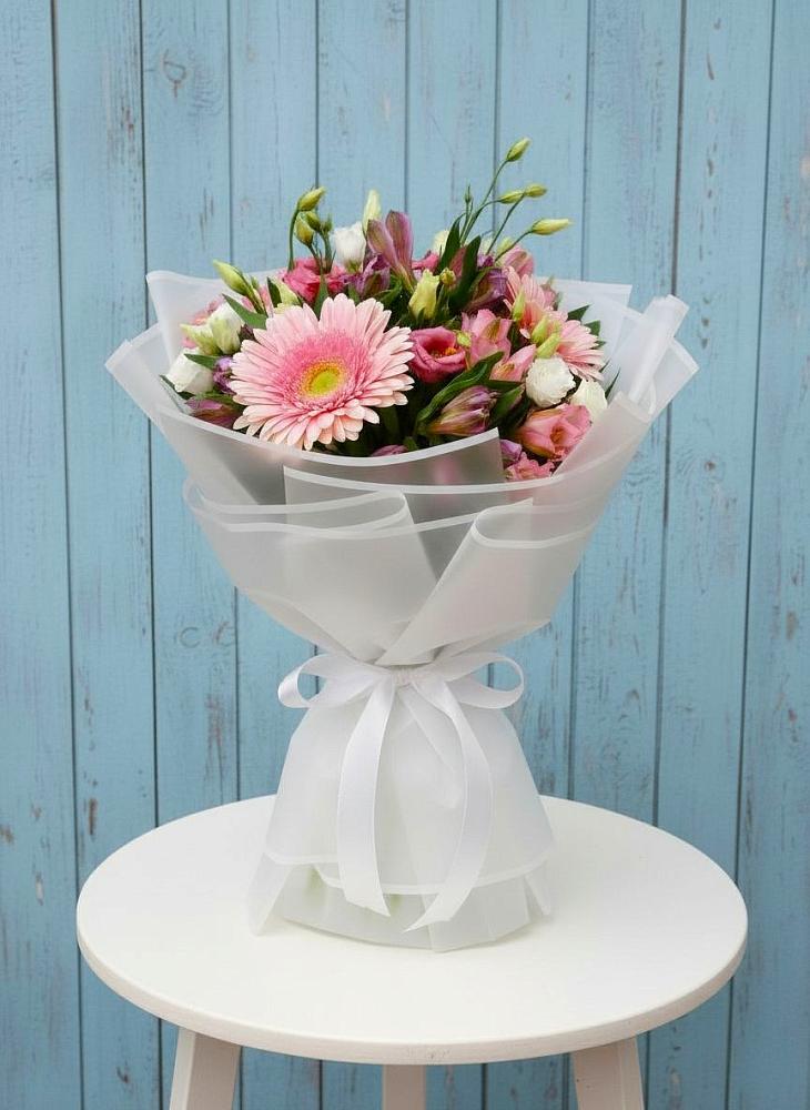 Букет цветов из: Герберы, Альстромерии и Лизиантусы в Галюгаевской