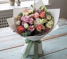 Букет цветов из:  Розы, Лизиантусы и Гвоздики в Галюгаевской