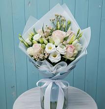 Букет цветов из:  Розы и Лизиантусы в Галюгаевской