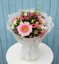 Букет цветов из:  Герберы, Альстромерии и Лизиантусы в Галюгаевской