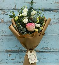 Букет цветов из:  Розы и Лизиантусы в Галюгаевской