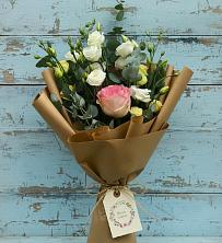 Букет цветов из:  Розы и Лизиантусы в Галюгаевской