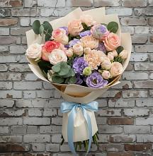 Букет цветов из:  Розы, Лизиантусы и Гвоздики в Галюгаевской