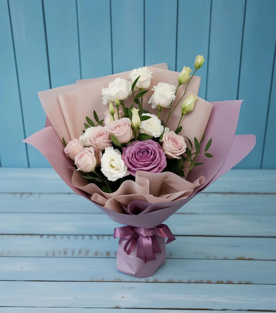 Букет цветов из: Розы и Лизиантусы в Галюгаевской