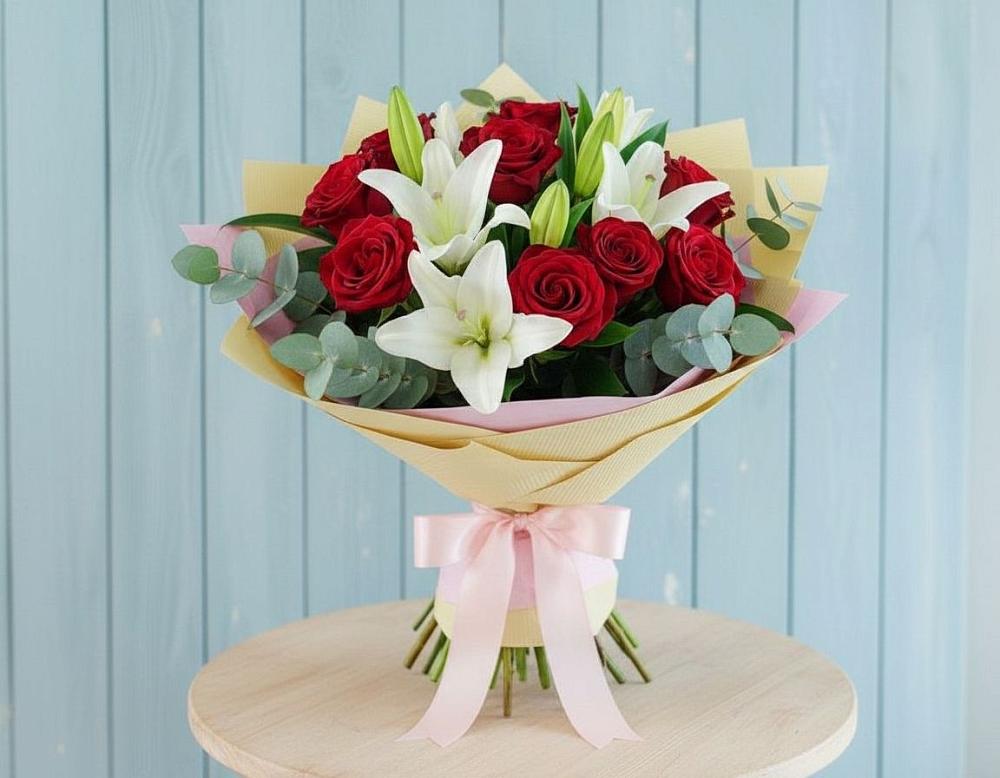 Букет цветов из: Лилии и Розы в Галюгаевской
